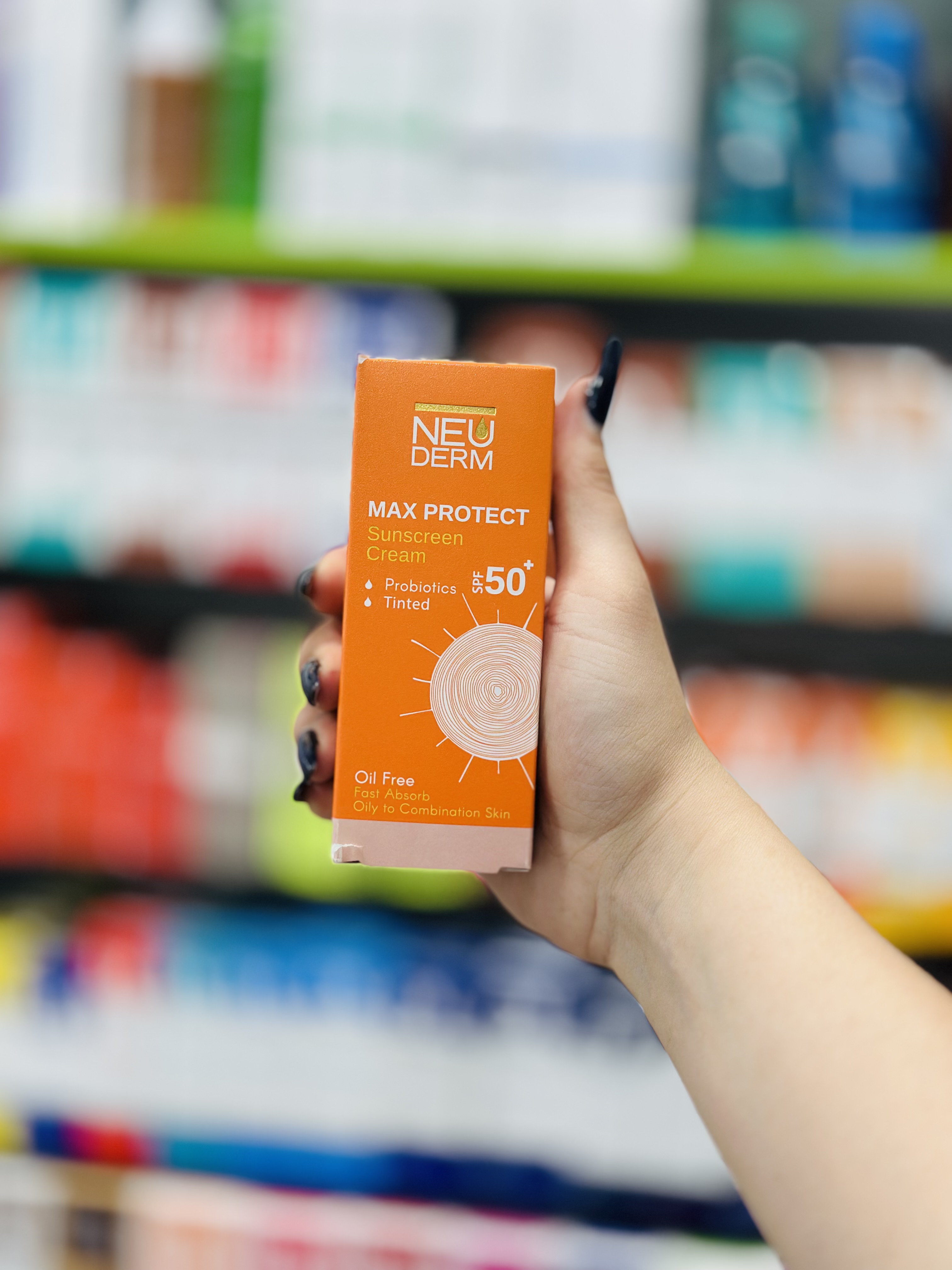 کرم ضدآفتاب مکس پروتکت SPF50 پوست چرب (رنگی) نئودرم