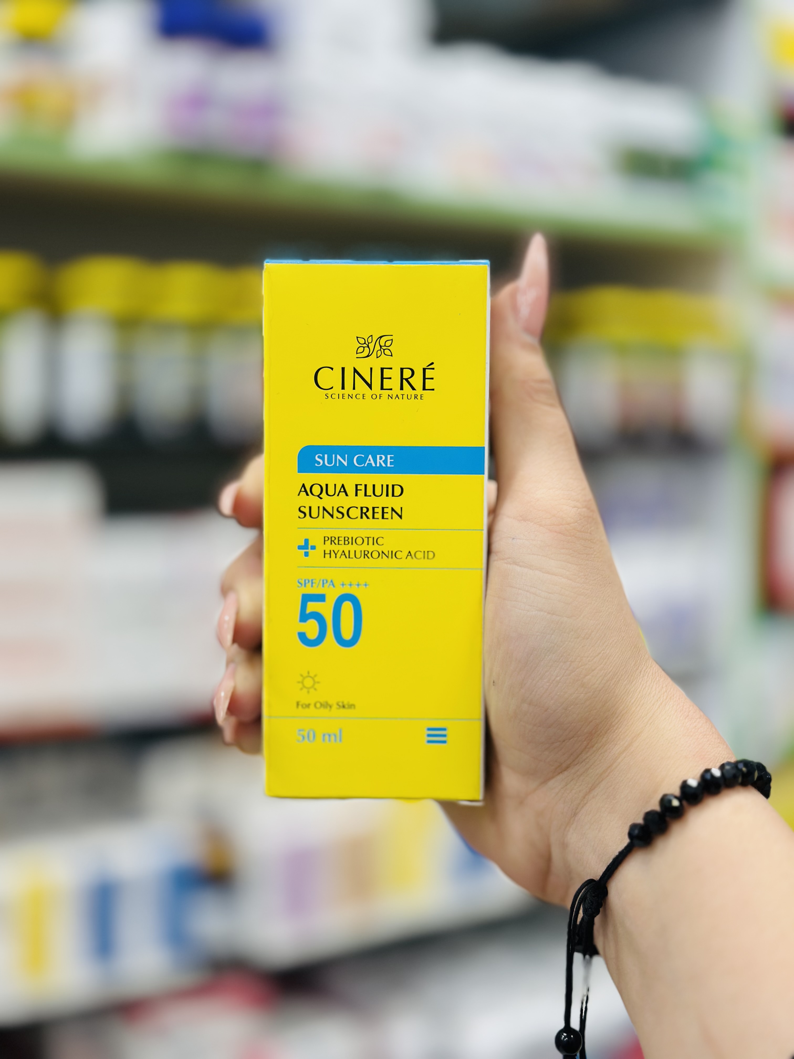 ضد آفتاب آکوا فلوئید پوست چرب SPF50 سینره تاریخ انقضا ۱۴۰۵/۰۶