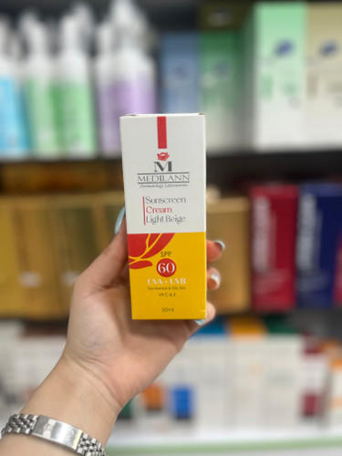 کرم ضد آفتاب پوست چرب و معمولی SPF60 بژ روشن مدیلن