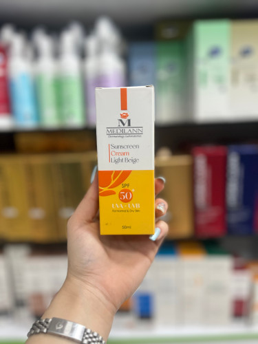 کرم ضد آفتاب مدیلن SPF50 بژ روشن پوست خشک