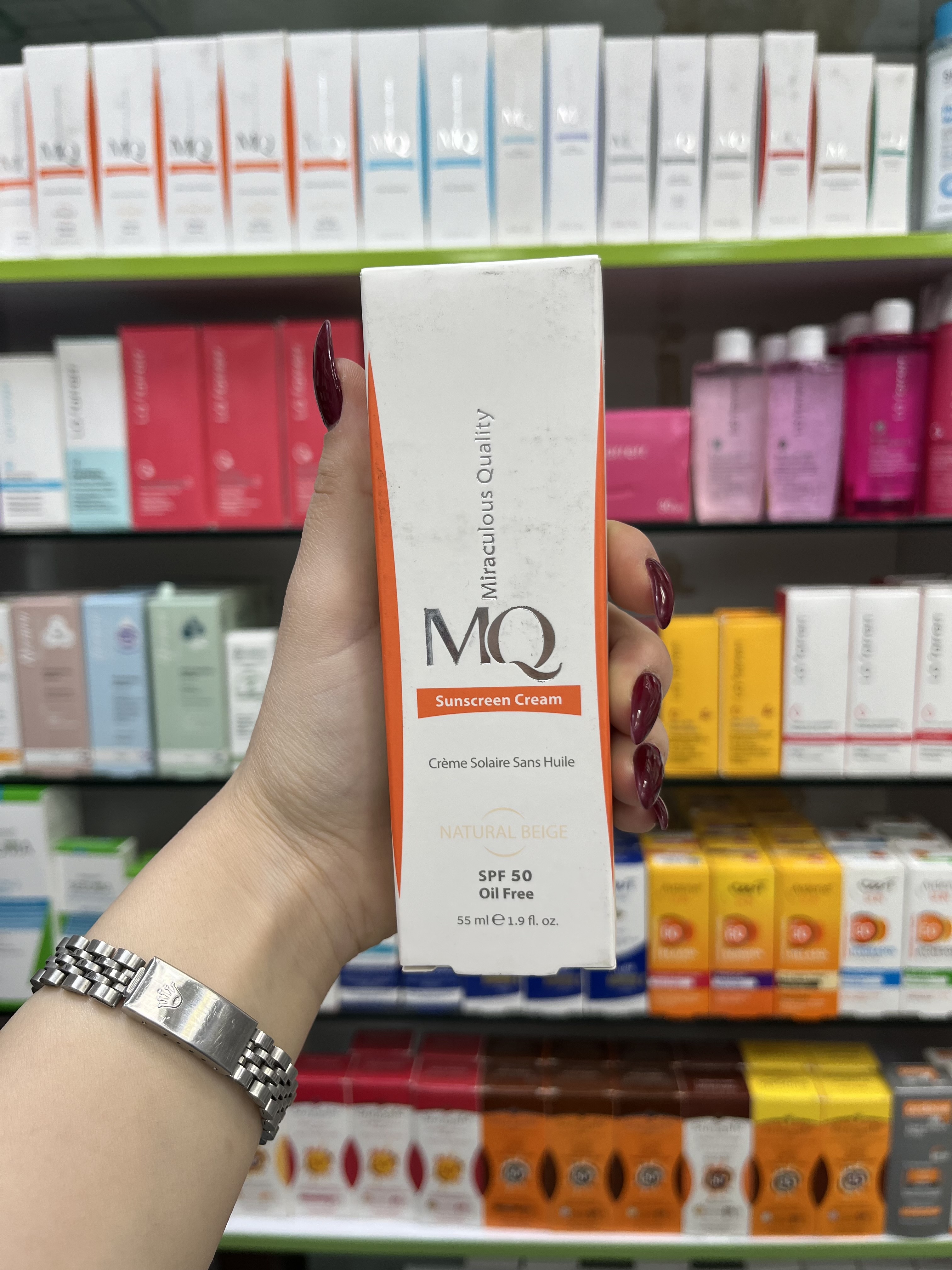 کرم ضد آفتاب فاقد چربی SPF50 ام کیو (بی رنگ) ام کیو