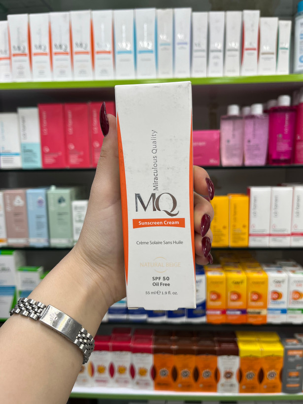 کرم ضد آفتاب فاقد چربی SPF50 ام کیو (بی رنگ) ام کیو