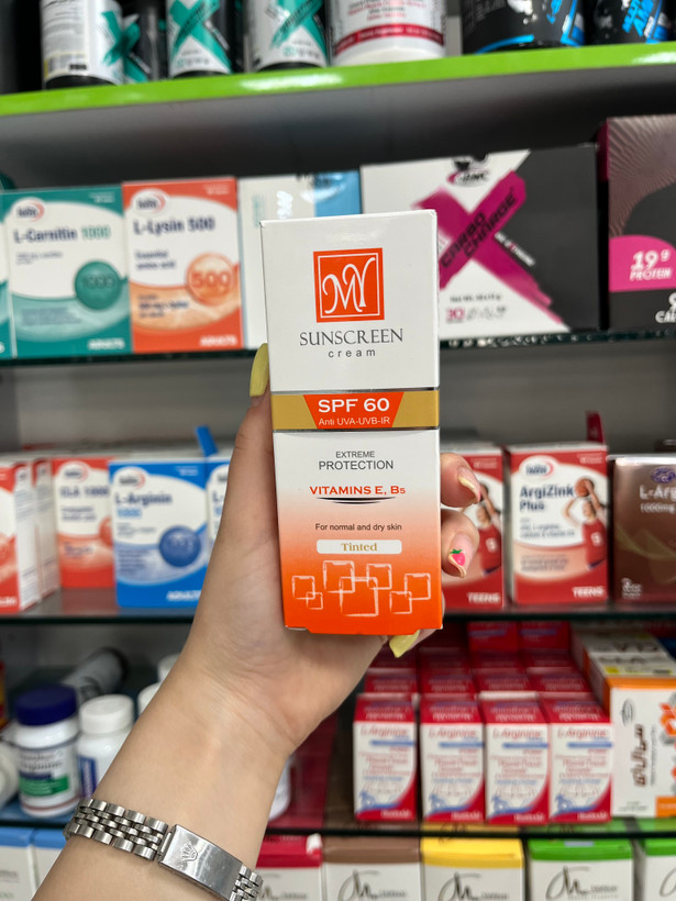 کرم ضد آفتاب رنگی SPF60 مناسب پوست نرمال و خشک مای
