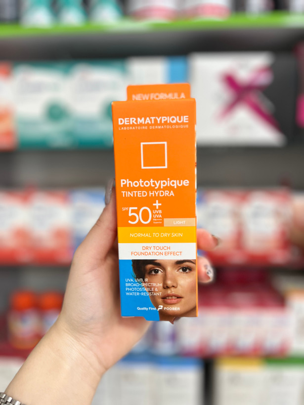 ضد آفتاب رنگی پوست خشک spf50 فتوتیپیک بژ روشن درماتیپیک